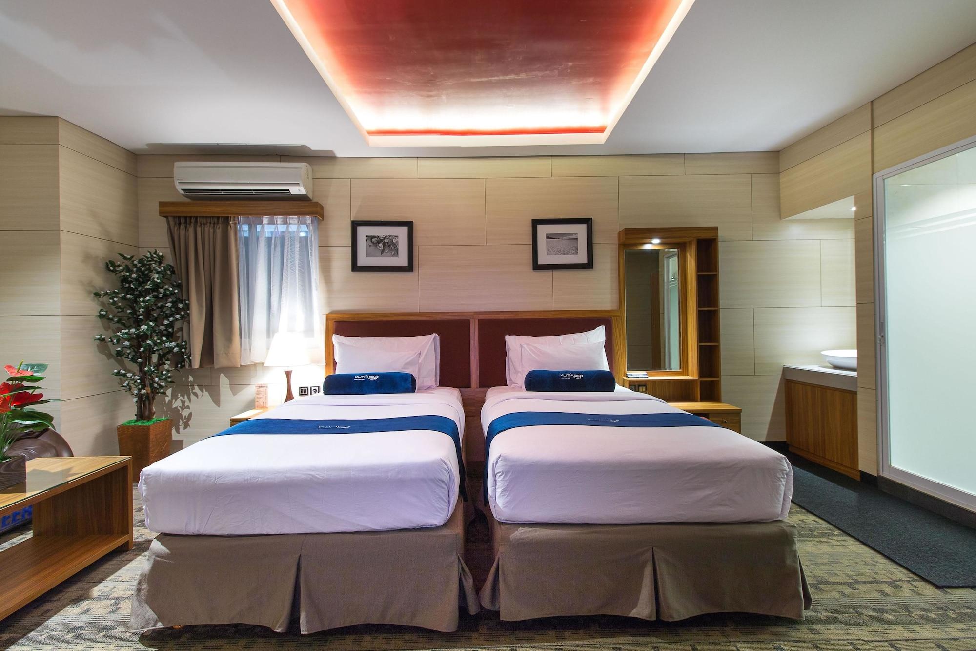 Kutabex Beachfront Hotel Кута Екстериор снимка