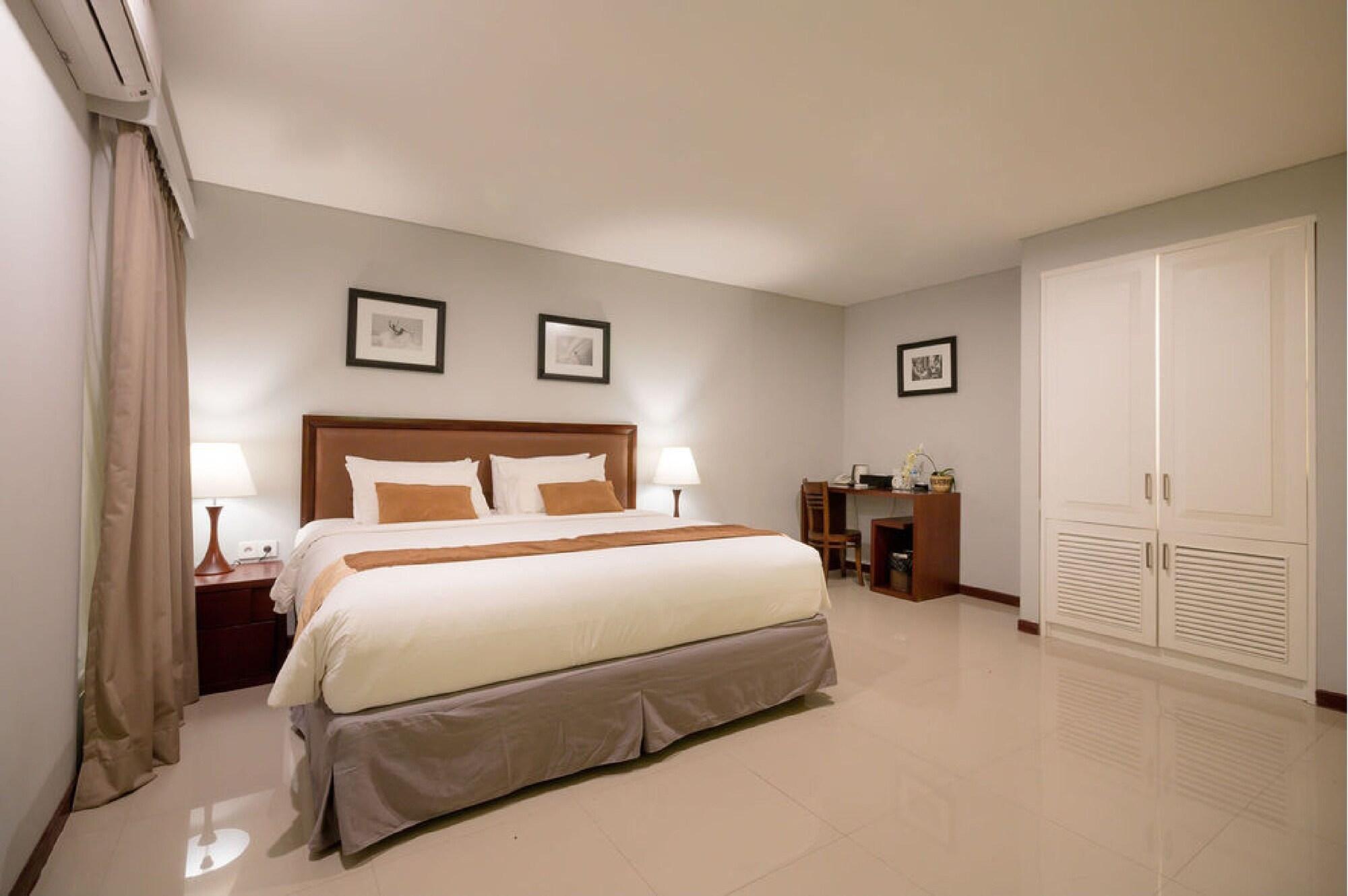 Kutabex Beachfront Hotel Кута Екстериор снимка