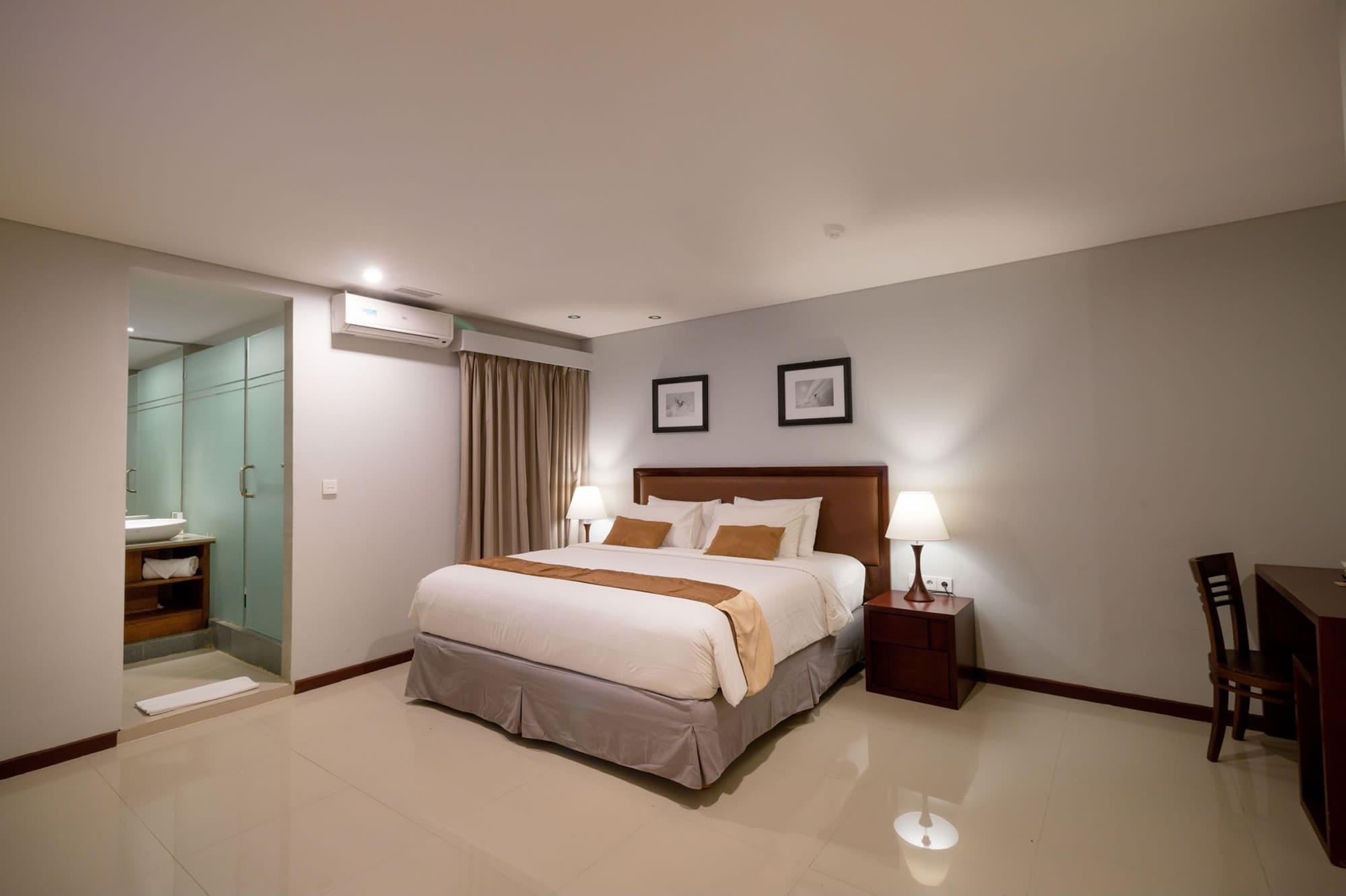 Kutabex Beachfront Hotel Кута Екстериор снимка