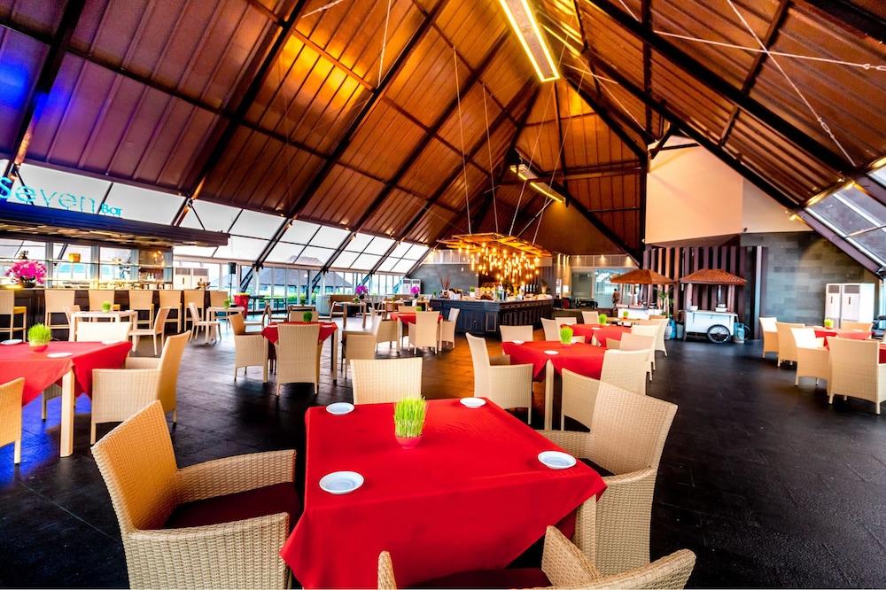 Kutabex Beachfront Hotel Кута Екстериор снимка