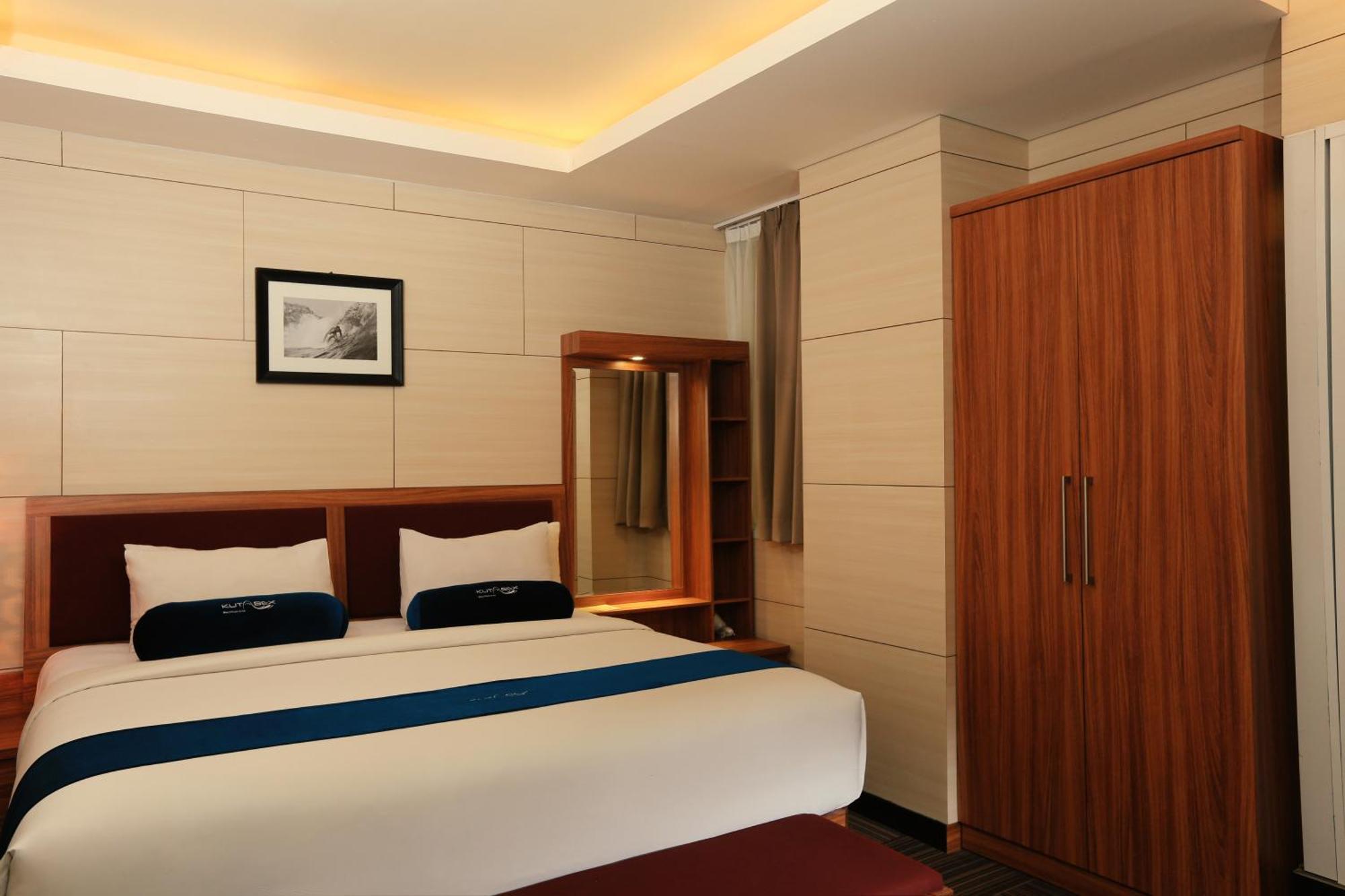 Kutabex Beachfront Hotel Кута Екстериор снимка