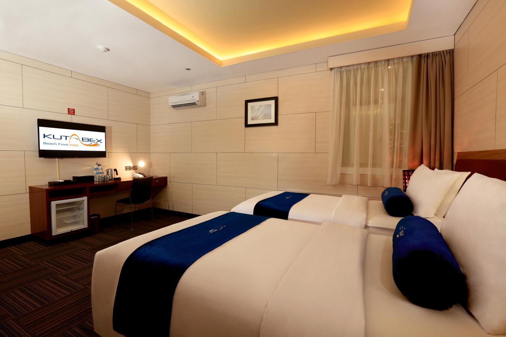 Kutabex Beachfront Hotel Кута Екстериор снимка