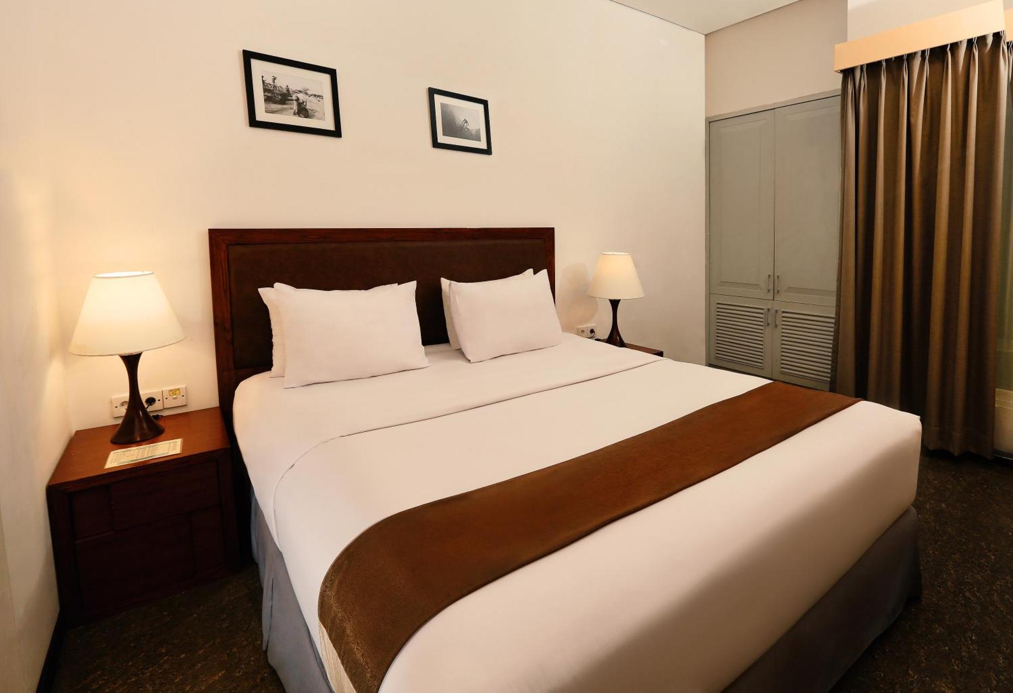 Kutabex Beachfront Hotel Кута Екстериор снимка