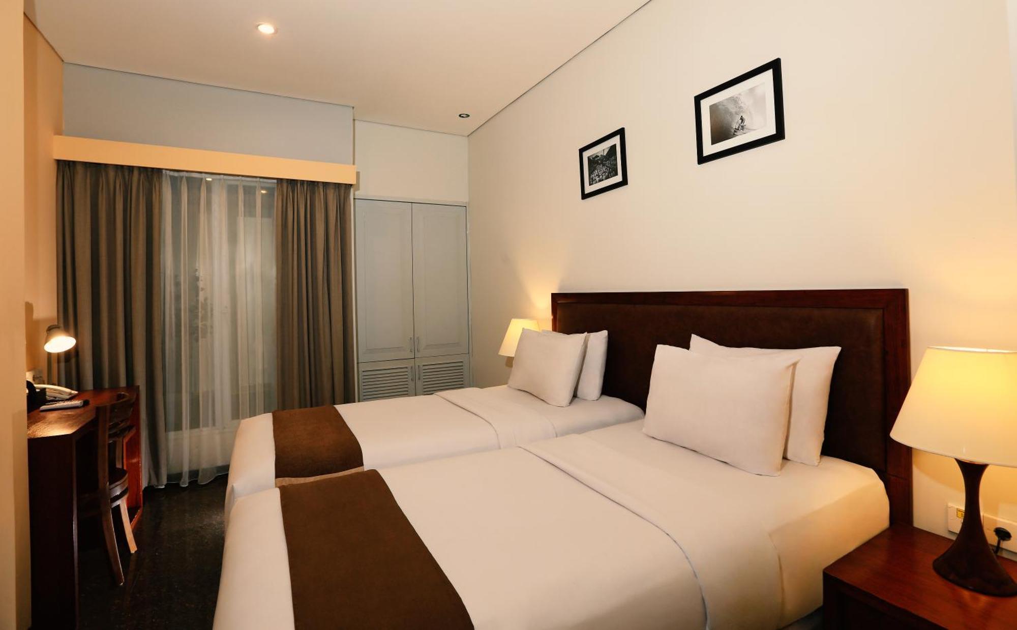 Kutabex Beachfront Hotel Кута Екстериор снимка