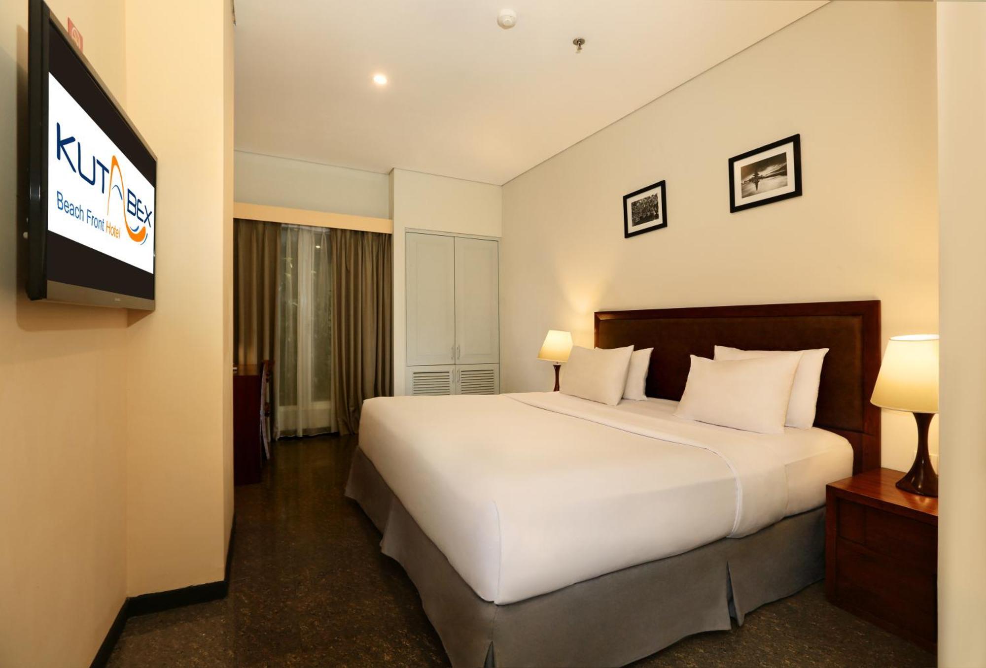 Kutabex Beachfront Hotel Кута Екстериор снимка