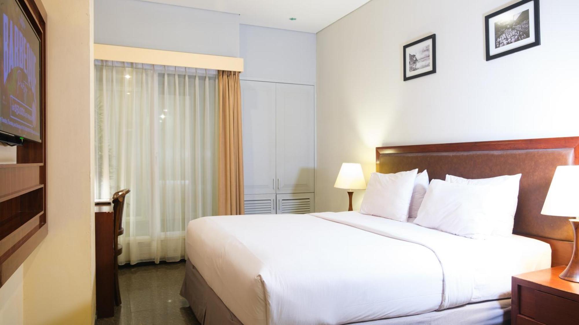 Kutabex Beachfront Hotel Кута Екстериор снимка