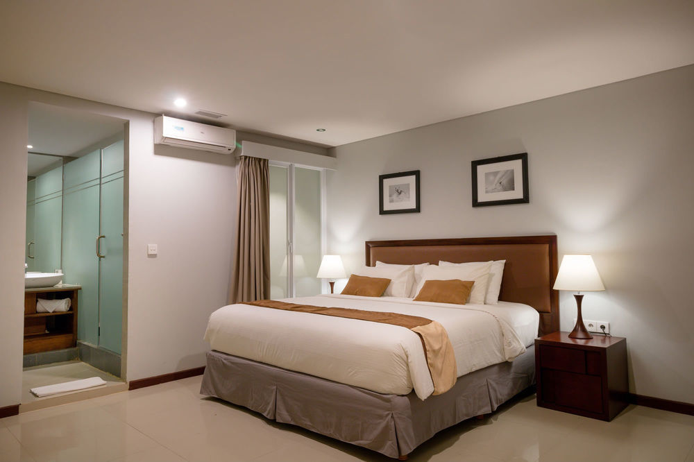 Kutabex Beachfront Hotel Кута Екстериор снимка